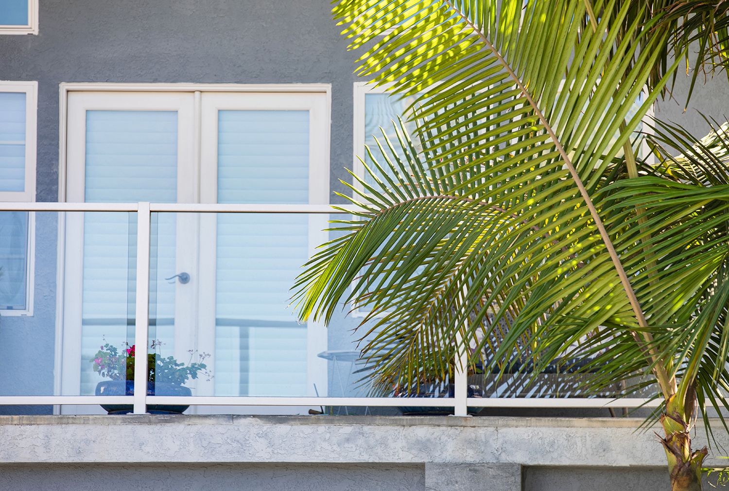 White Glass Deck Railing Panels Tempered Glass eGlass Railing