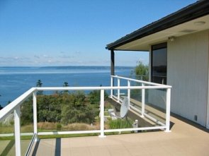 White Solid Glass Railing - Kirkland, WA