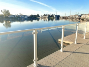 white-frameless-glass-railing-bonney-lake-wa-31